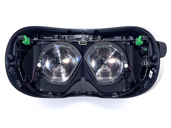 Close-up of the right side cable routing