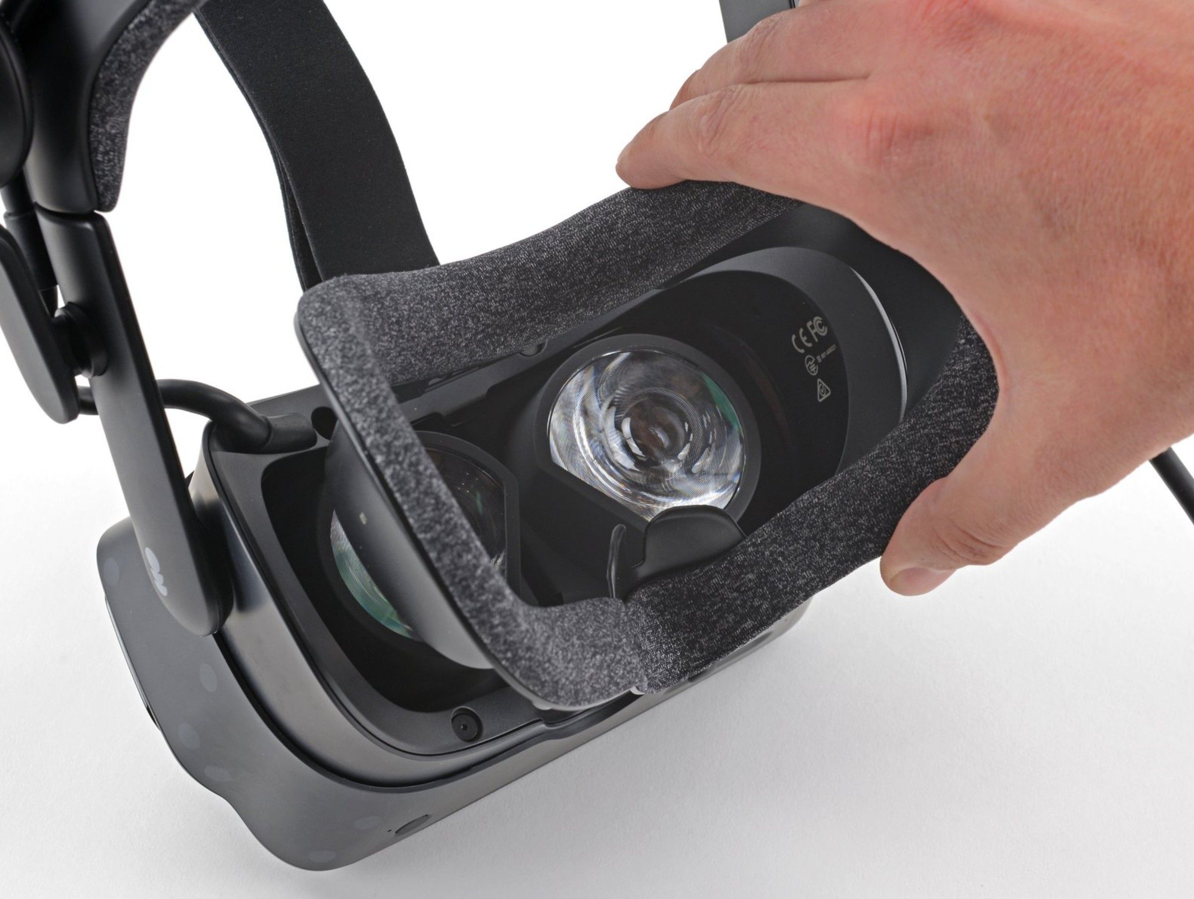 Removing the magnetic face cushion