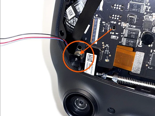 Overview of the cable routing gap on the left side