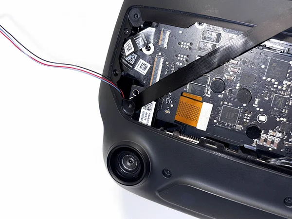 Gap between plastic housing and threaded insert highlighted