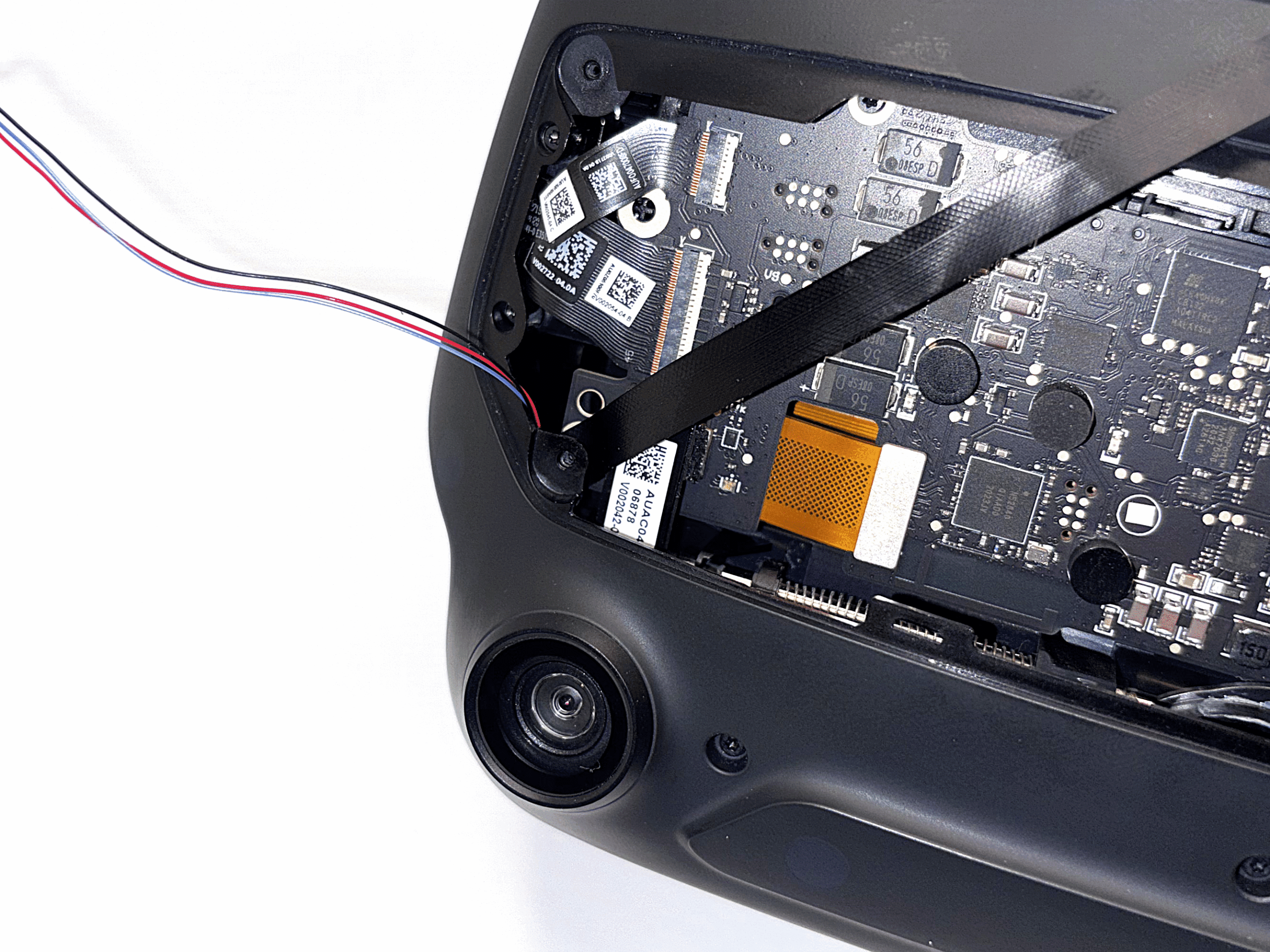 Gap between plastic housing and threaded insert highlighted