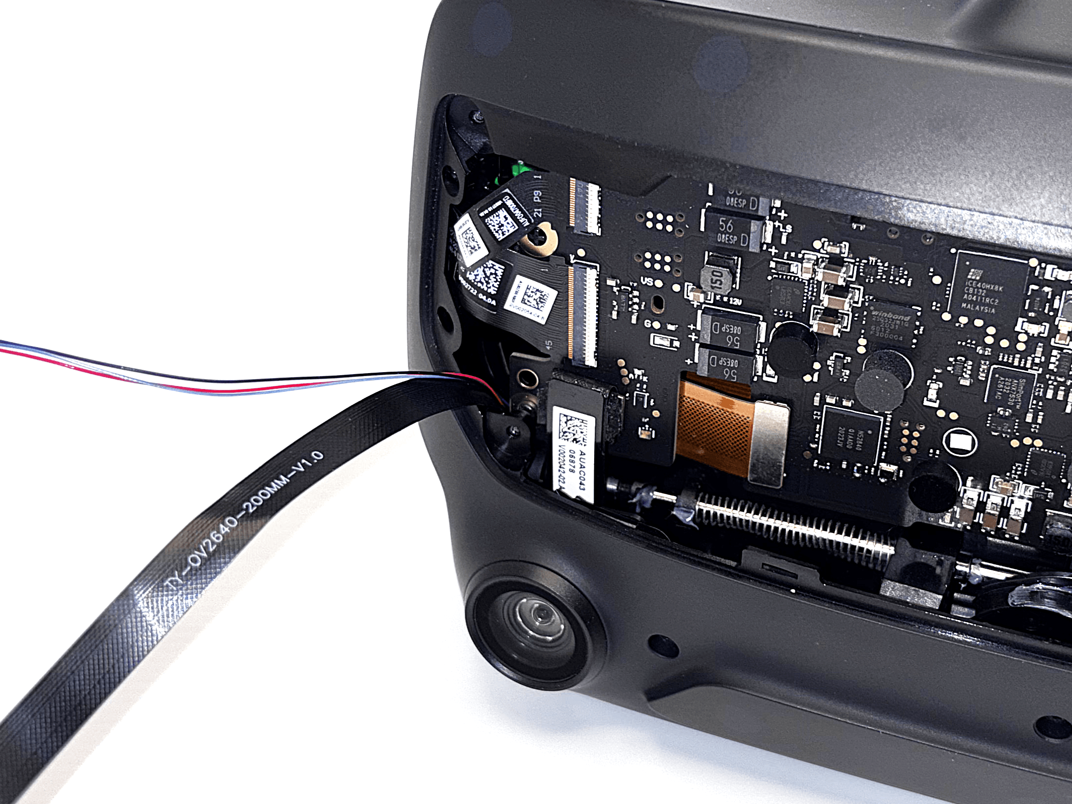 Connecting the right LED cable to the ring